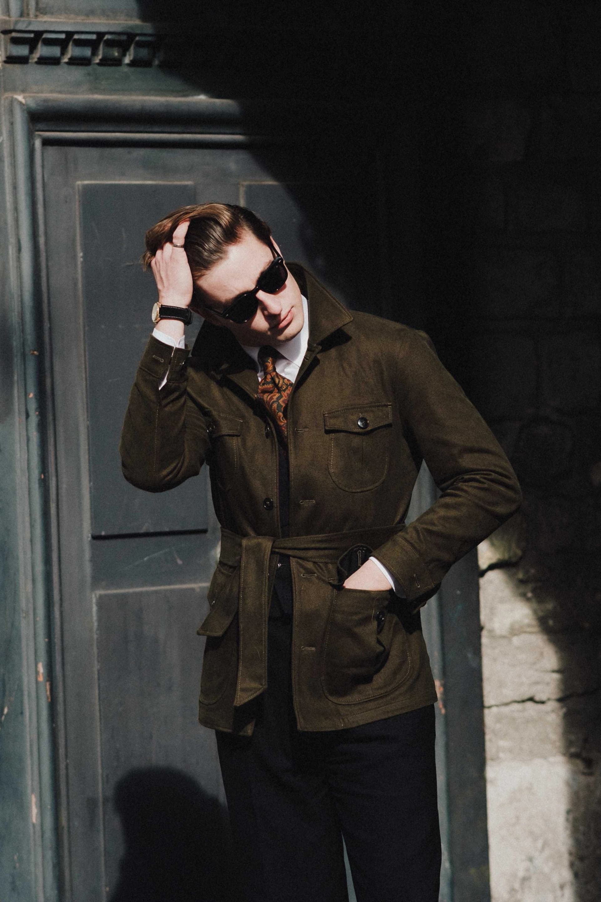 Safari jacket avec ceinture en coton marron foncé