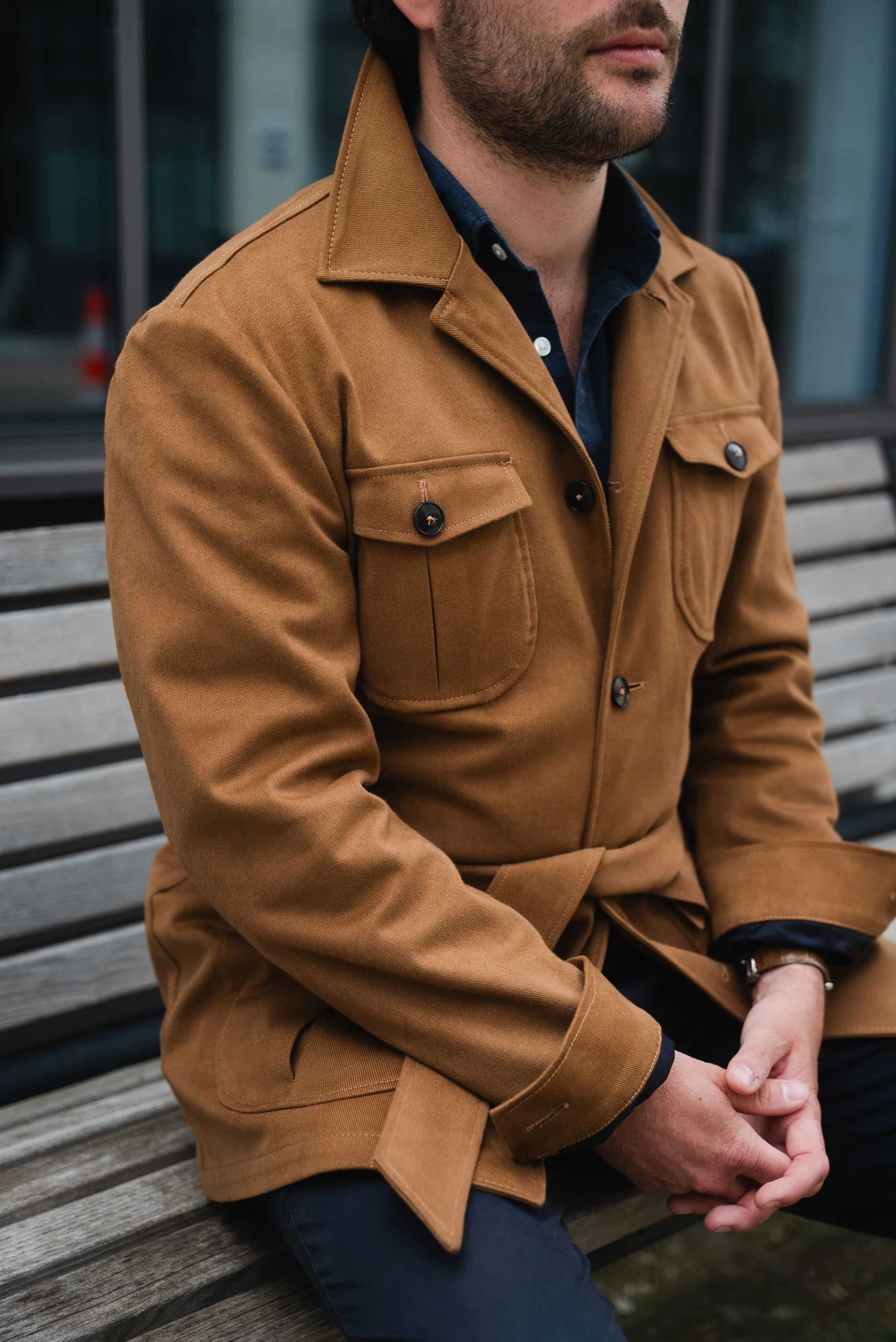 Safari jacket camel avec poches et ceintures en coton épais