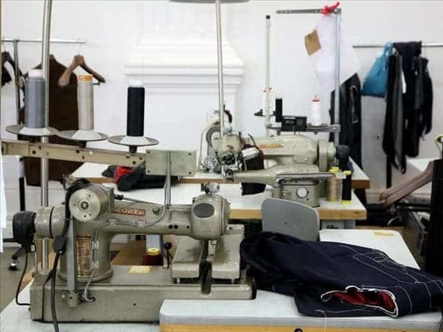 Atelier avec machines à coudre